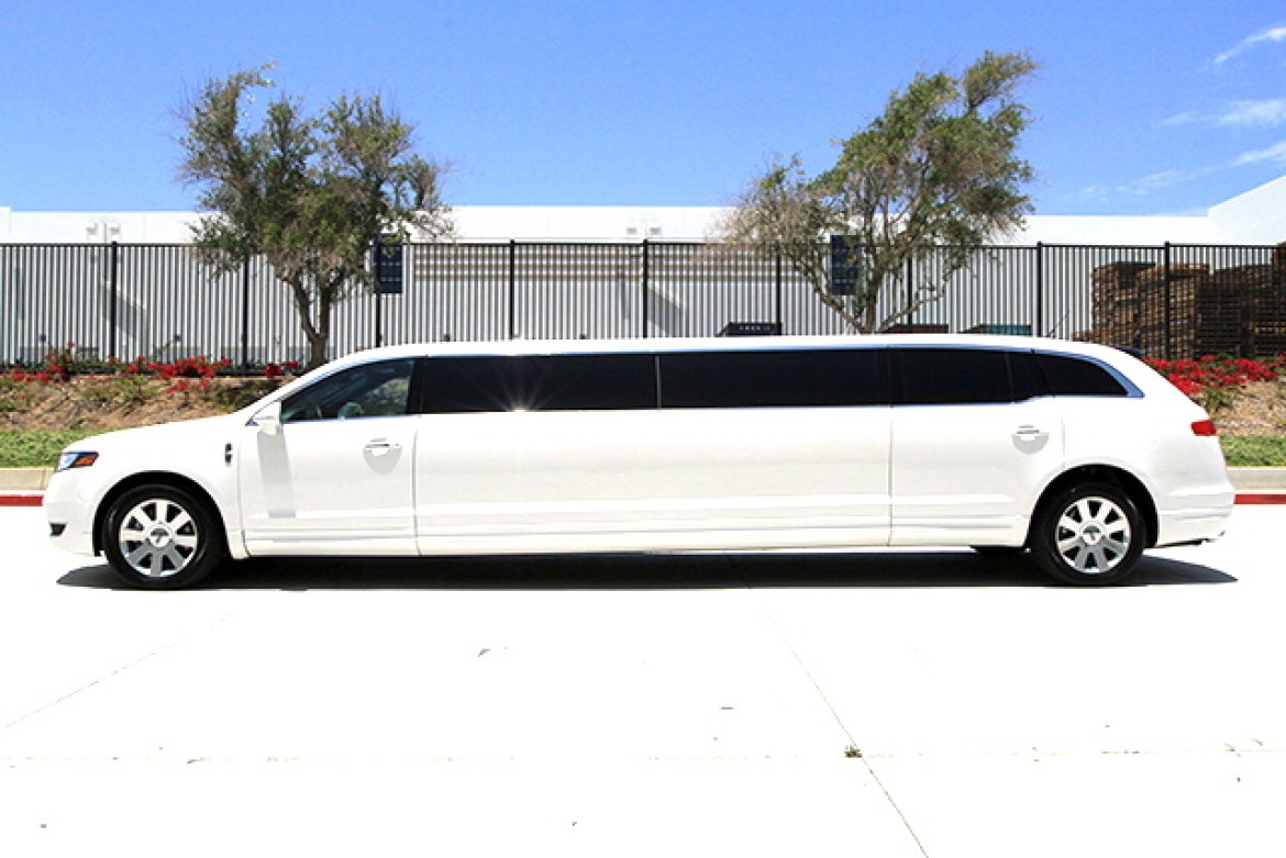 Limousine for Sale in Oaklyn, NJ - Photo 4