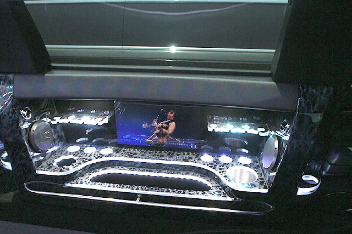 Limousine for Sale in Oaklyn, NJ - Photo 8