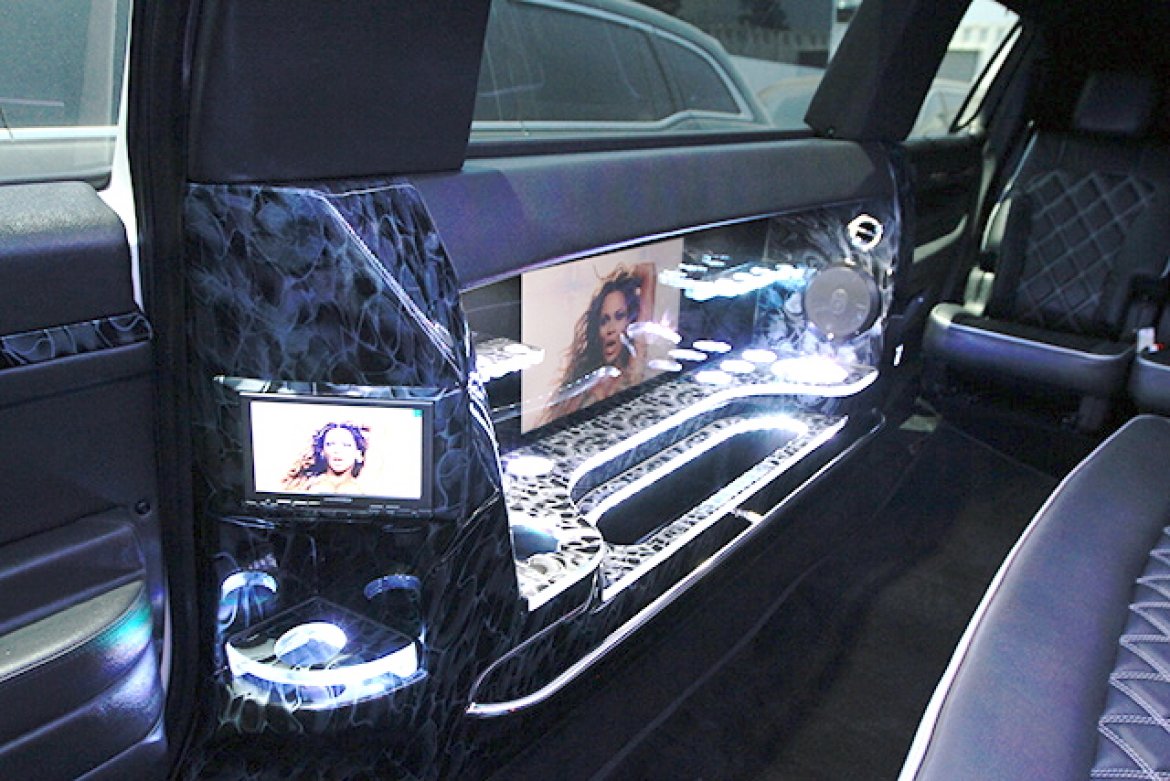 Limousine for Sale in Oaklyn, NJ - Photo 12