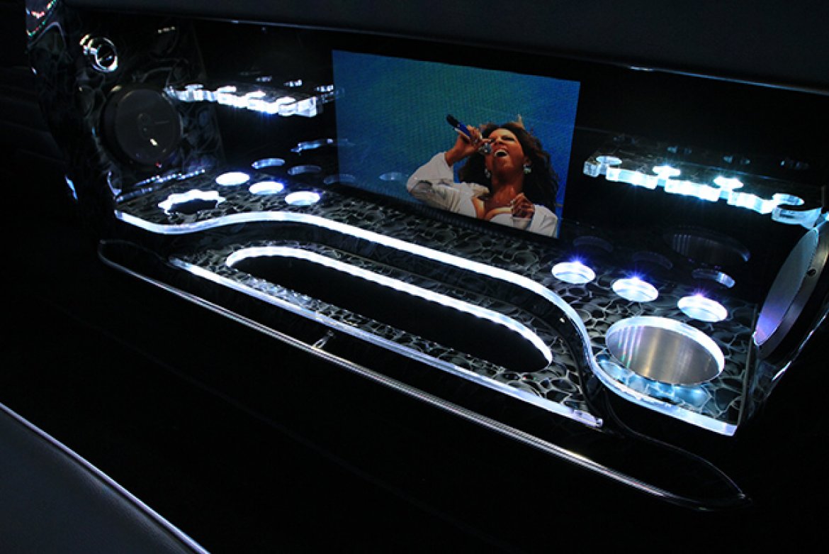Limousine for Sale in Oaklyn, NJ - Photo 14