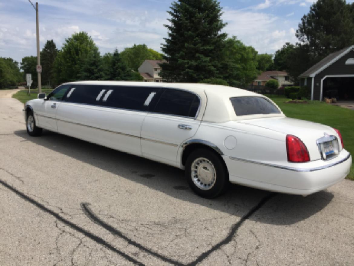 Limousine for Sale in St Charles, IL - Photo 2