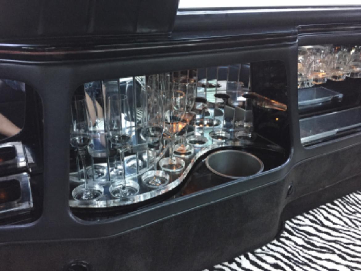 Limousine for Sale in St Charles, IL - Photo 6