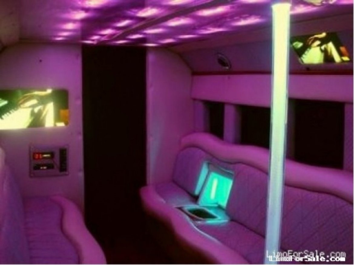 Limo Bus for Sale in Chandler, AZ - Photo 3