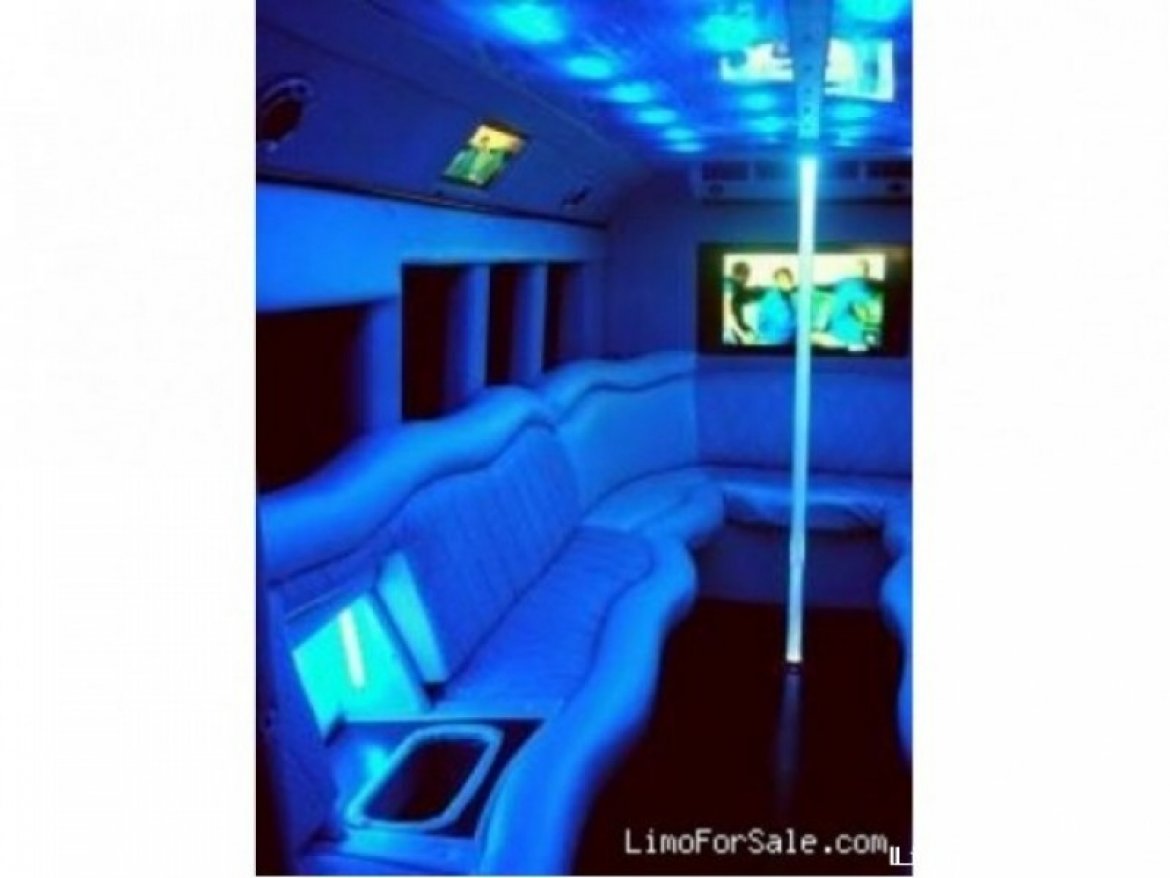 Limo Bus for Sale in Chandler, AZ - Photo 5