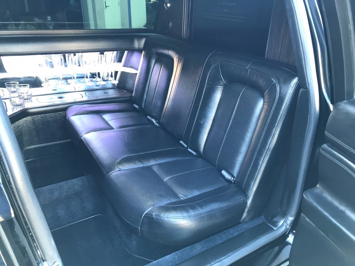 Limousine for Sale in Oaklyn, NJ - Photo 9