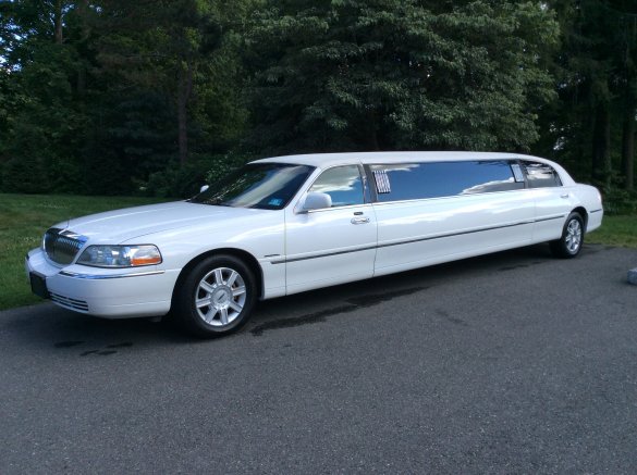 2008 Lincoln Town Car Limousine for Sale in Bordentown, NJ - Main Photo