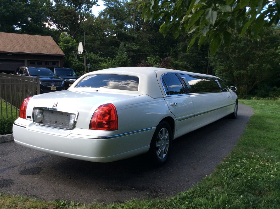 Limousine for Sale in Bordentown, NJ - Photo 4