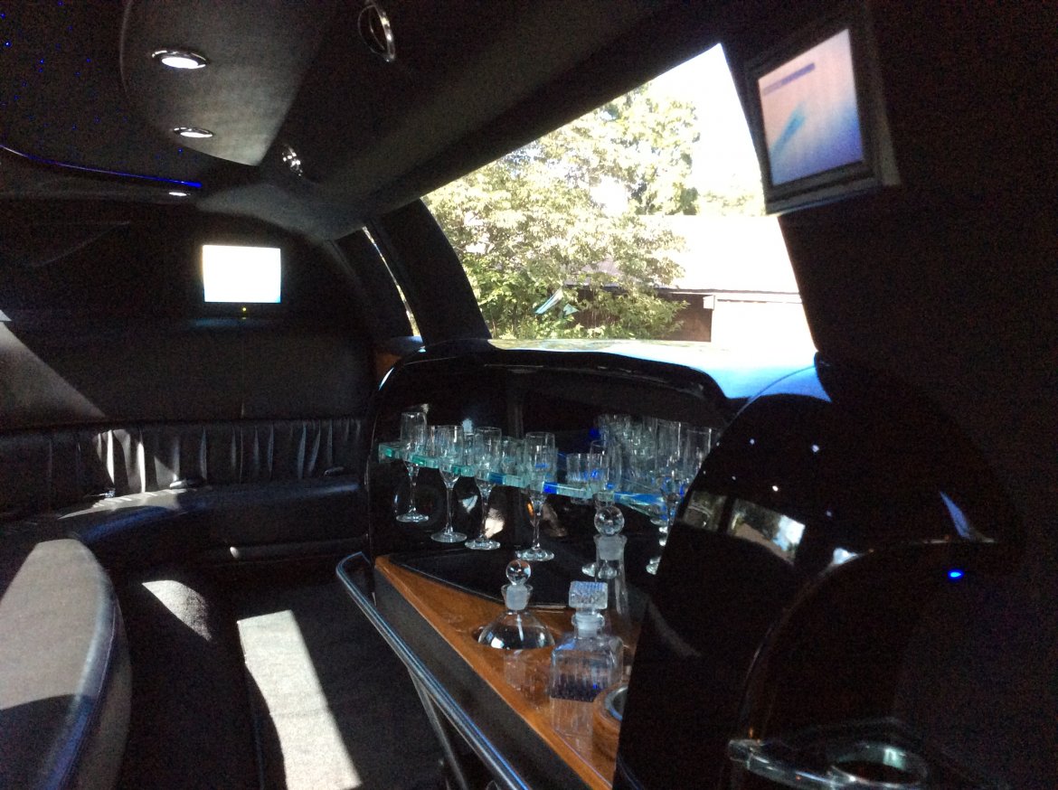 Limousine for Sale in Bordentown, NJ - Photo 17