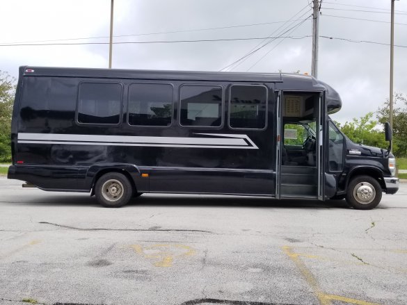 2009 Ford E450 Limo Bus for Sale in Dayton, OH - Photo 3