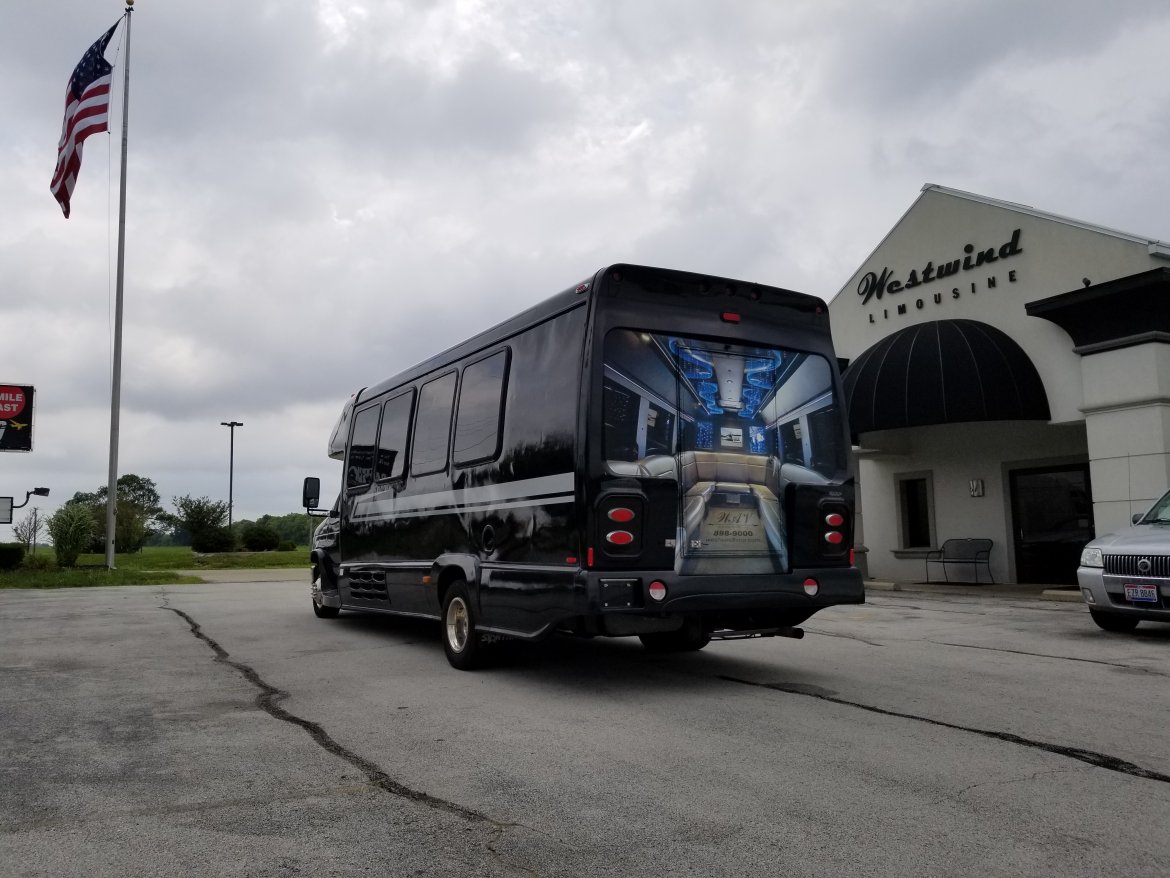 Limo Bus for Sale in Dayton, OH - Photo 5