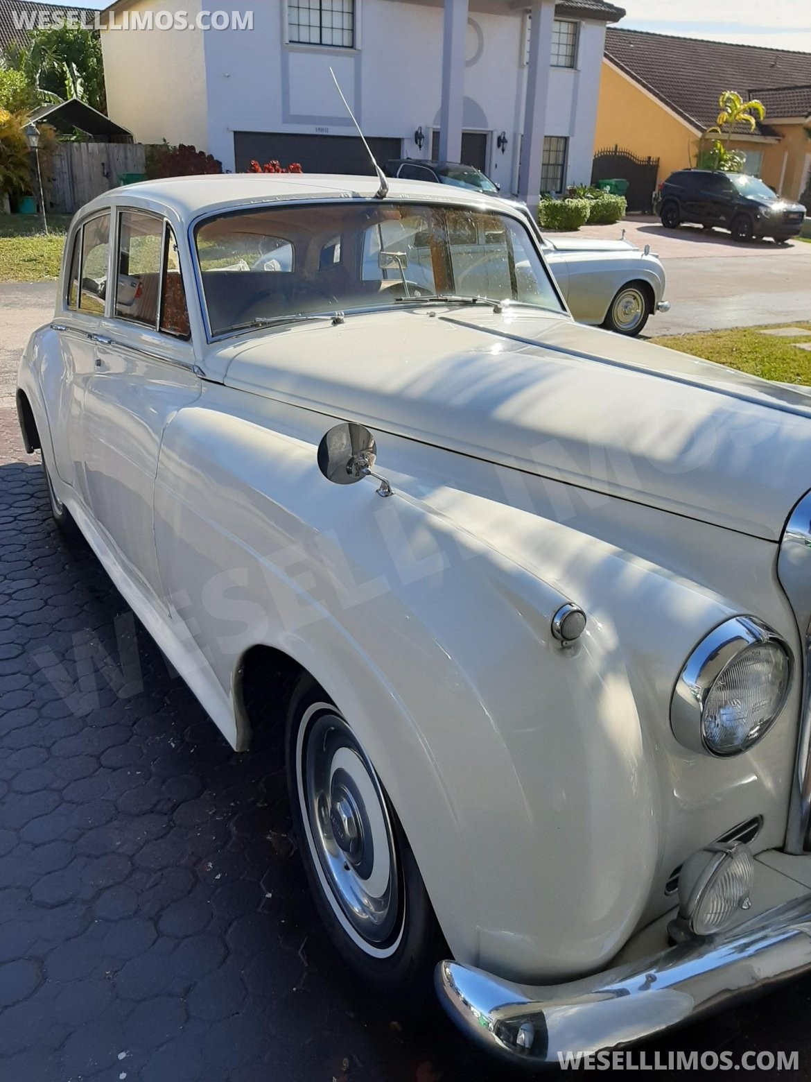 Antique for Sale in Miami Lakes, FL - Photo 3