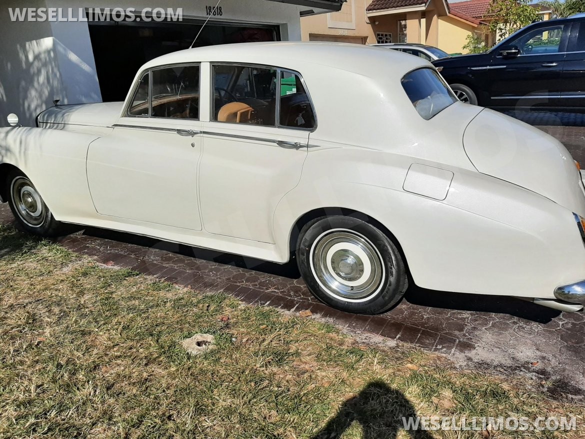 Antique for Sale in Miami Lakes, FL - Photo 6