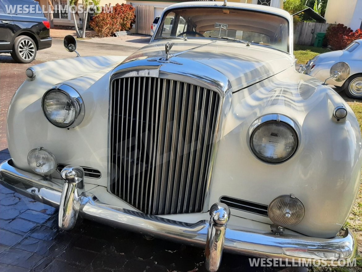 Antique for Sale in Miami Lakes, FL - Photo 7