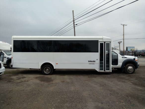 2012 Ford F550 Limo Bus for Sale in North East, PA - Photo 2