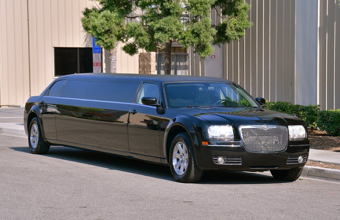 Limousine for Sale in Fontana, CA - Photo 3