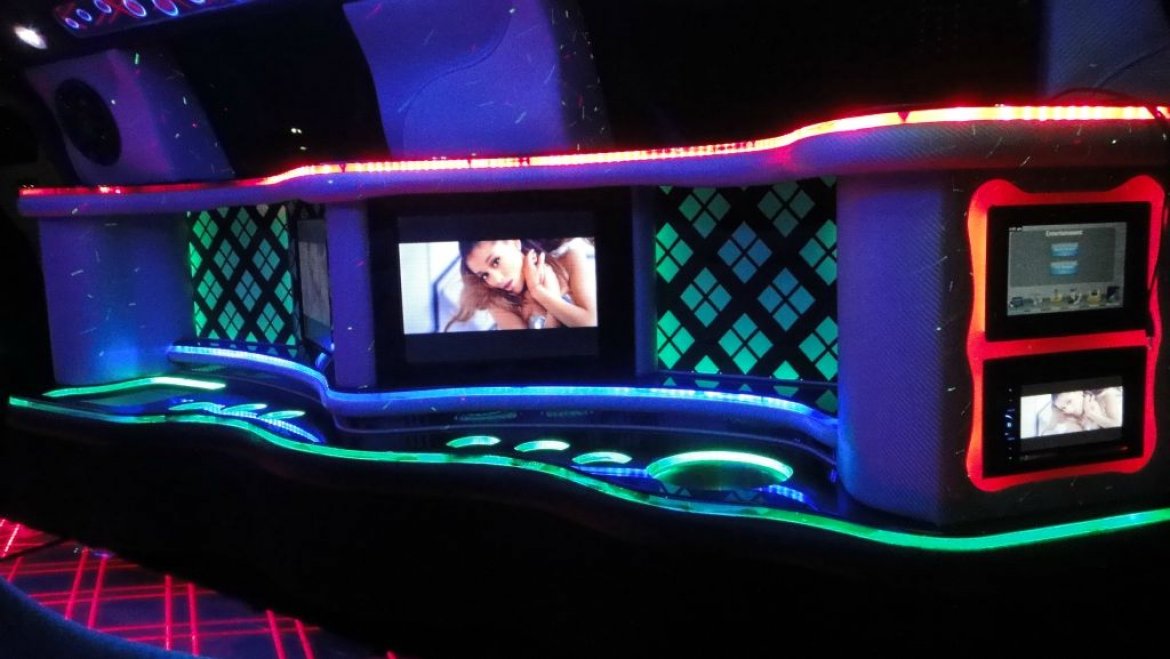 Limousine for Sale in New York, NY - Photo 9