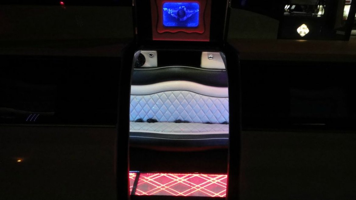 Limousine for Sale in New York, NY - Photo 10