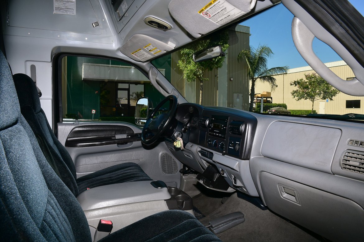 Limo Bus for Sale in Fontana, CA - Photo 10