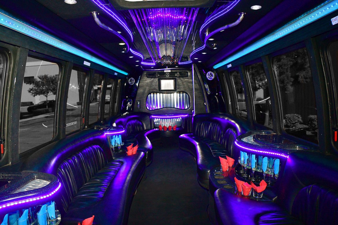 Limo Bus for Sale in Fontana, CA - Photo 13