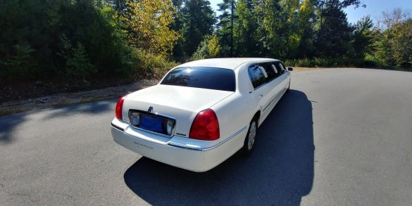 2006 Lincoln TOWN CAR  Limousine for Sale in WINDHAM , NH - Main Photo