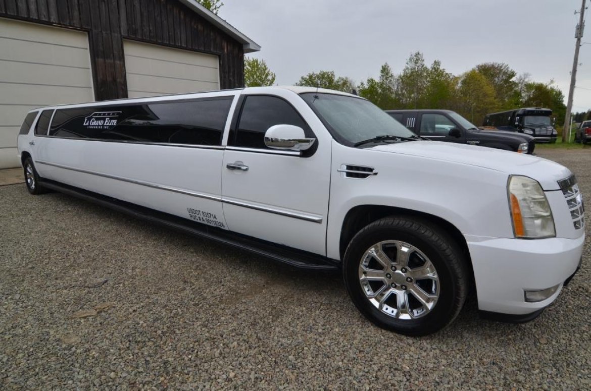 SUV Stretch for Sale in North East, PA - Main Photo