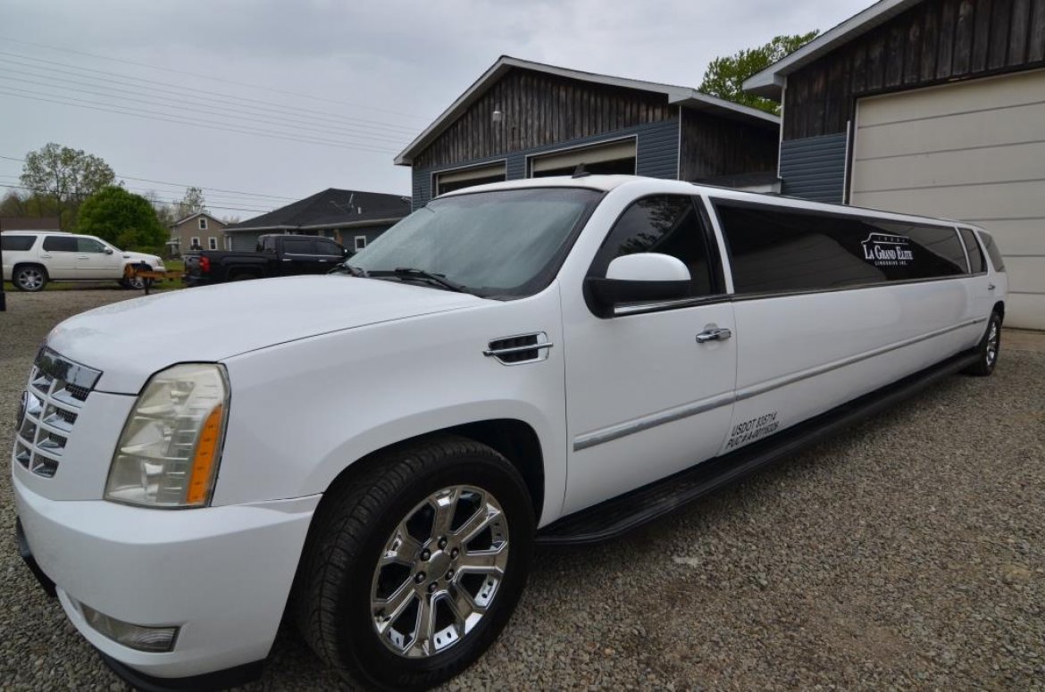 SUV Stretch for Sale in North East, PA - Photo 2