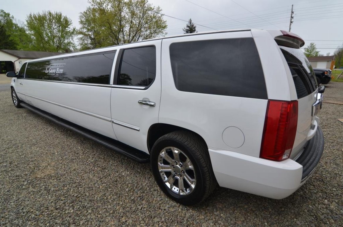 SUV Stretch for Sale in North East, PA - Photo 3