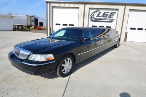 2011 Lincoln  Town Car Limousine for Sale in North East, PA - Photo 2