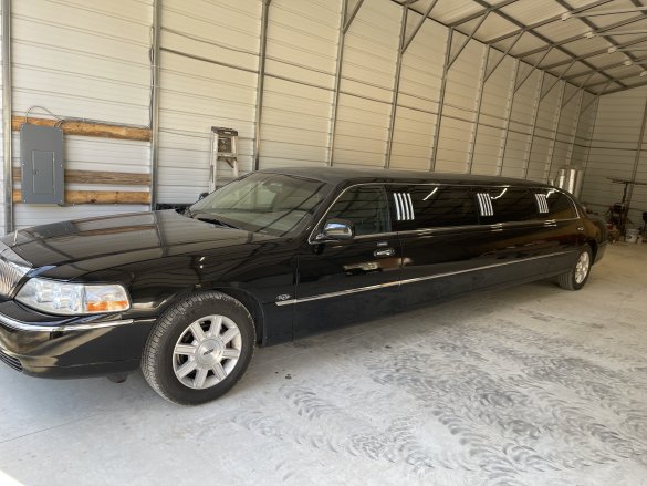 2008 Lincoln Town Car 120" Stretch Limousine for Sale in Columbia, SC - Main Photo