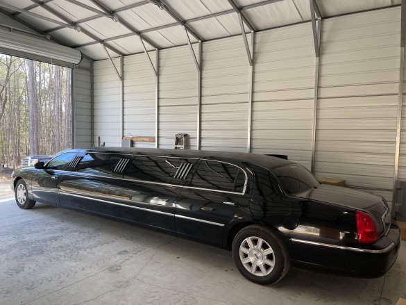 2008 Lincoln Town Car 120" Stretch Limousine for Sale in Columbia, SC - Photo 2