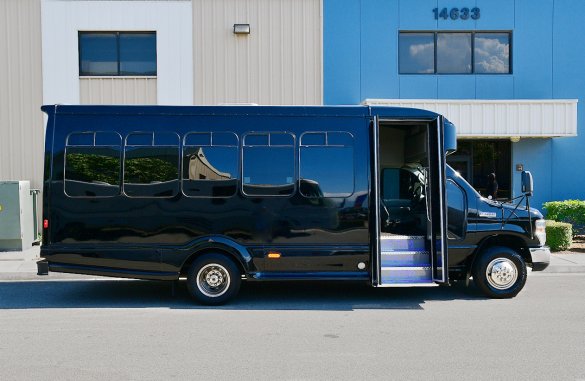 2012 Ford  E-450 Limo Bus for Sale in Fontana, CA - Photo 2