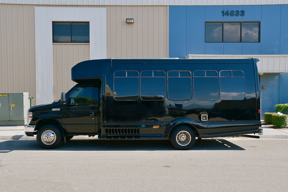 Limo Bus for Sale in Fontana, CA - Photo 5
