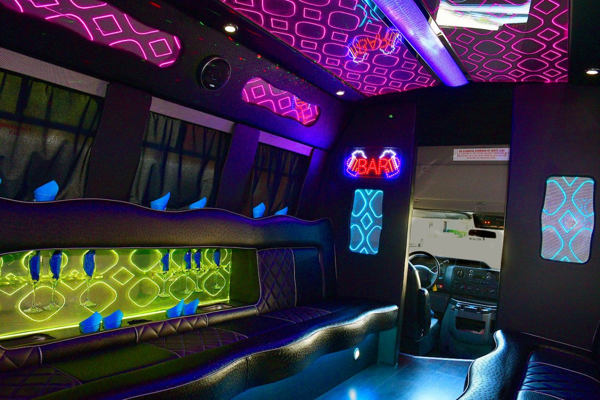 Limo Bus for Sale in Fontana, CA - Photo 10