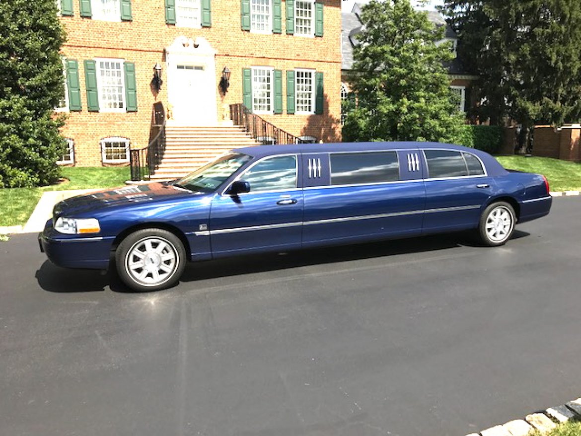 Limousine for Sale in Oaklyn, NJ - Photo 12