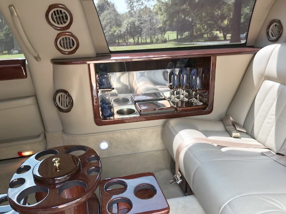Limousine for Sale in Oaklyn, NJ - Photo 16