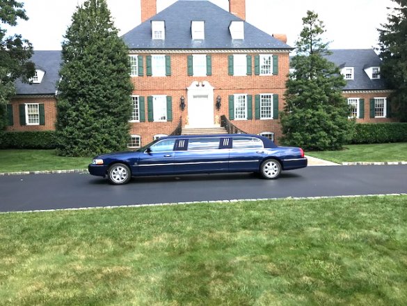 2010 Lincoln Town-Car Limousine for Sale in Oaklyn, NJ - Main Photo