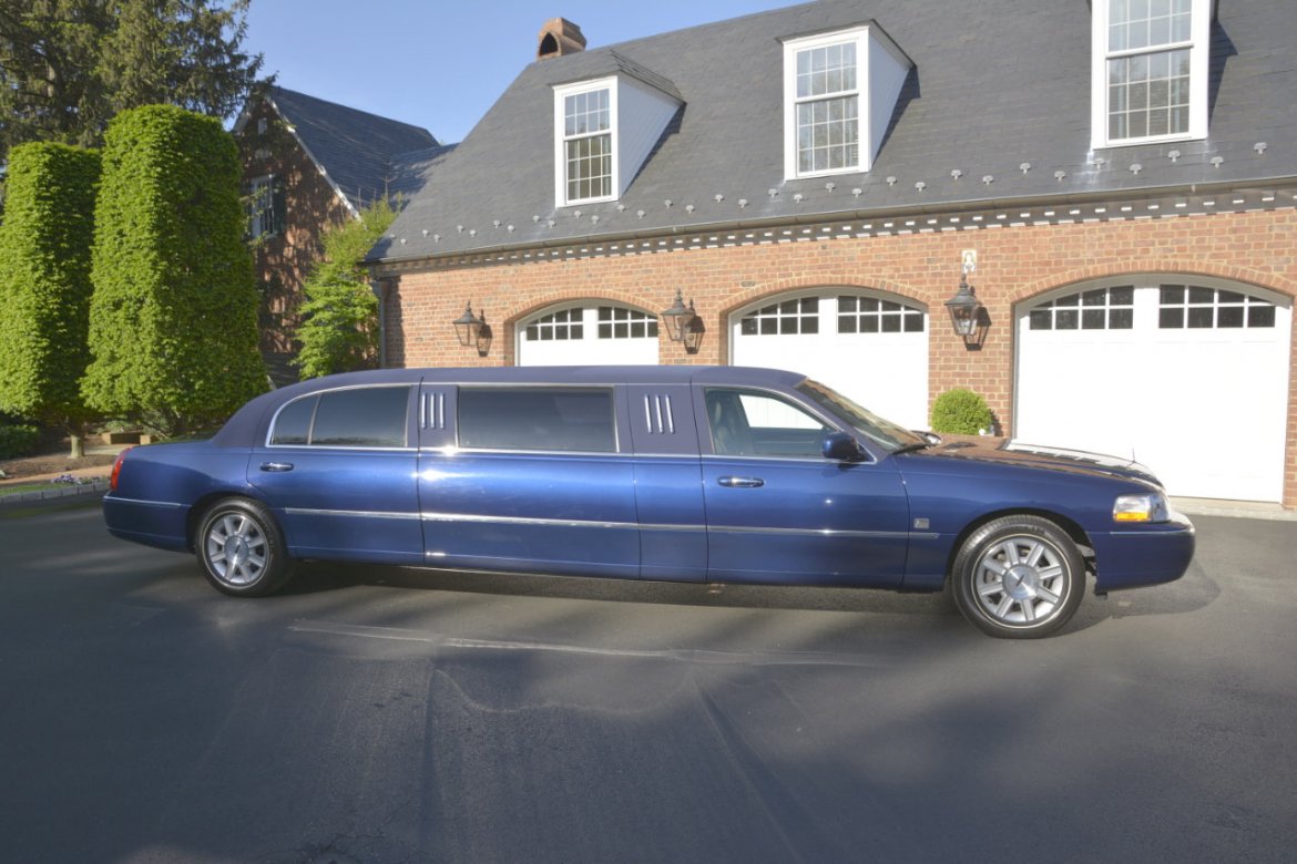 Limousine for Sale in Oaklyn, NJ - Photo 10