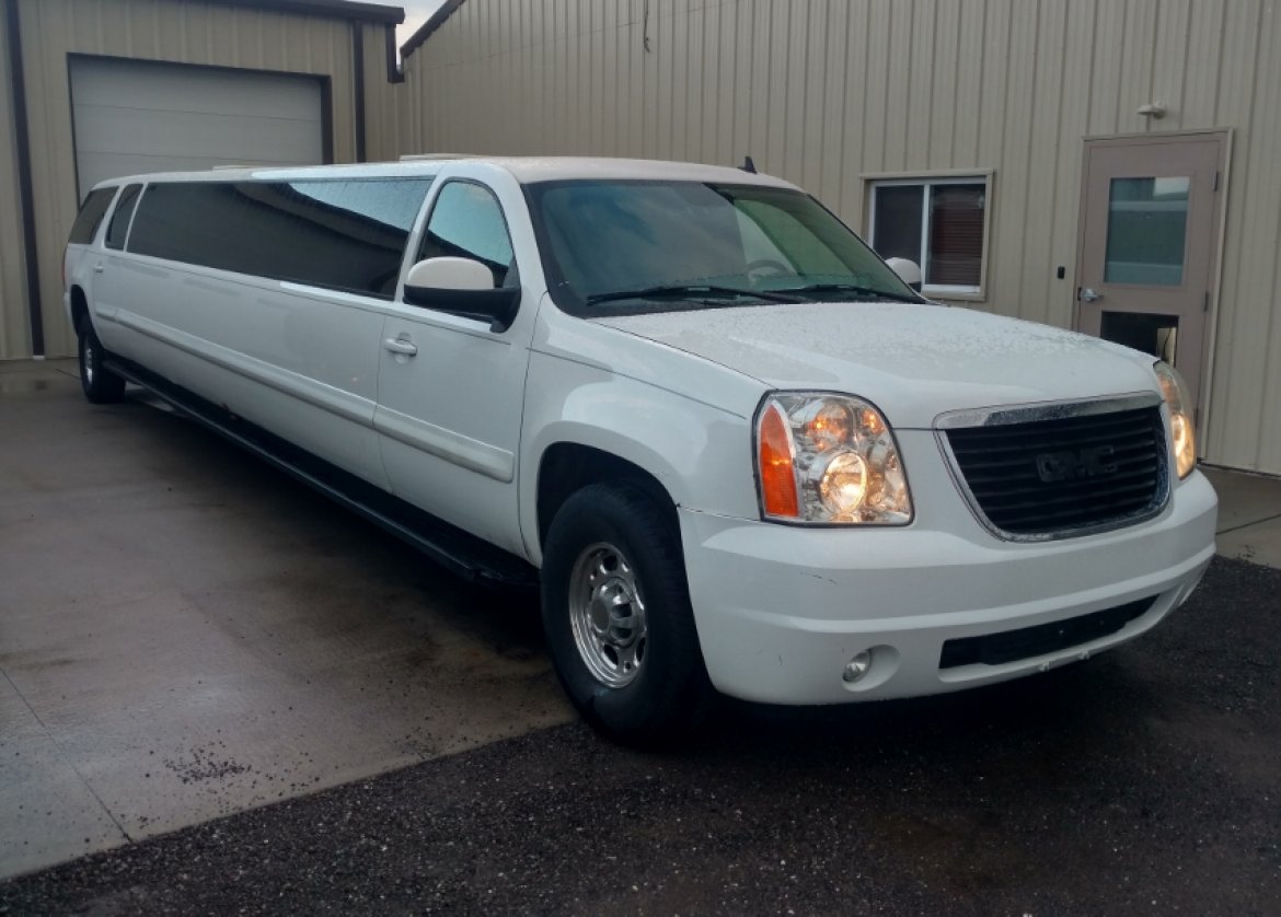 SUV Stretch for Sale in North East, PA - Main Photo