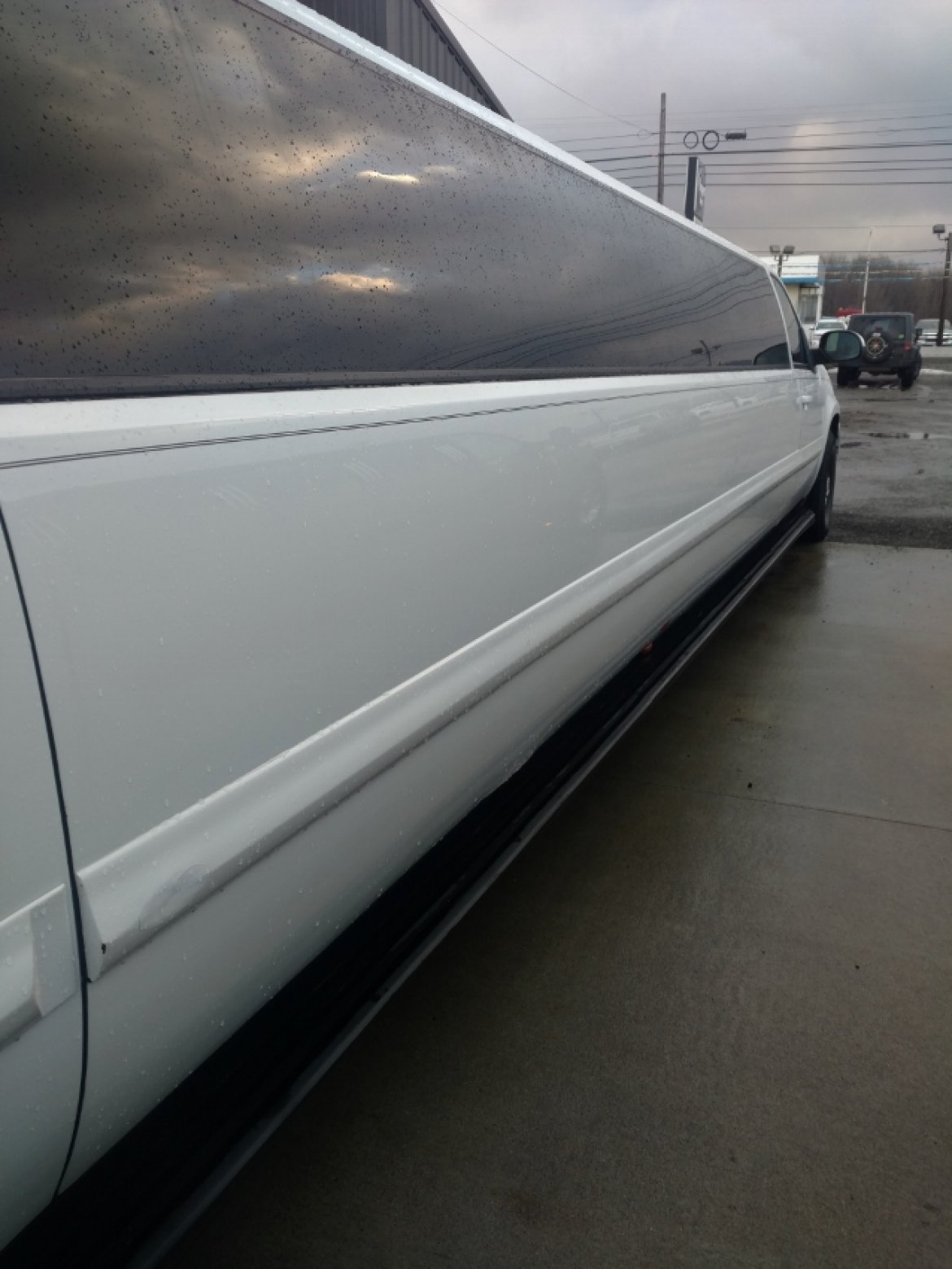 SUV Stretch for Sale in North East, PA - Photo 3