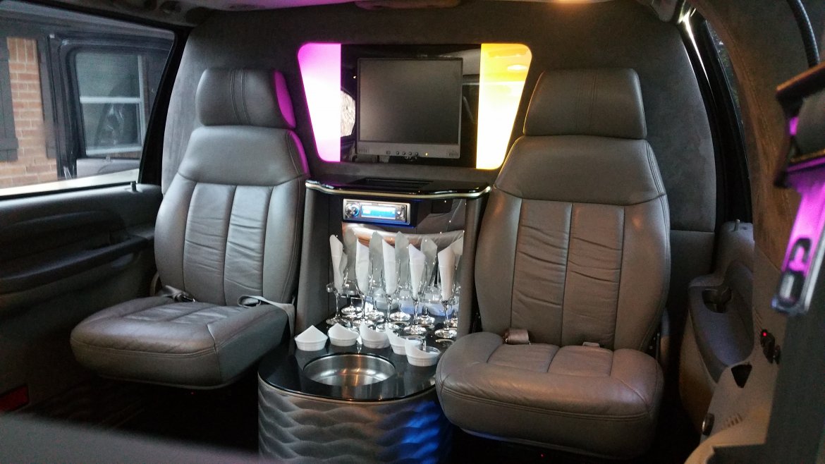CEO SUV Mobile Office for Sale in Houston, TX - Photo 12