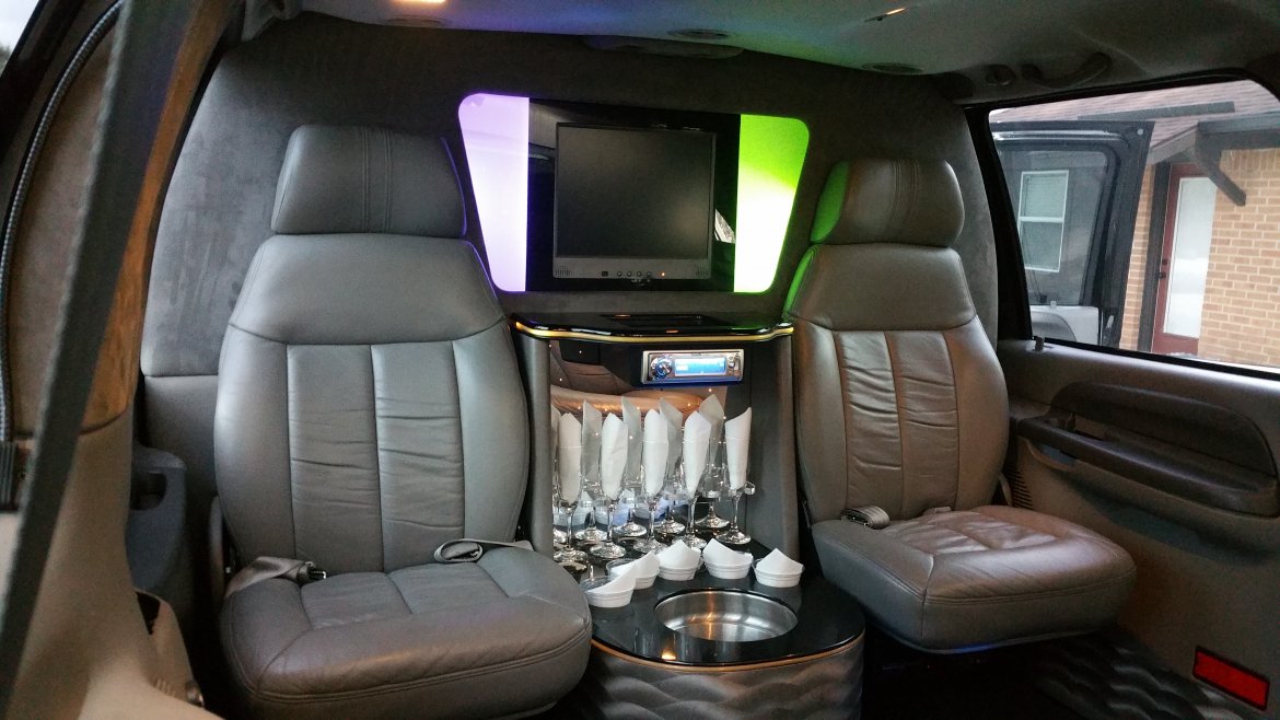 CEO SUV Mobile Office for Sale in Houston, TX - Photo 13