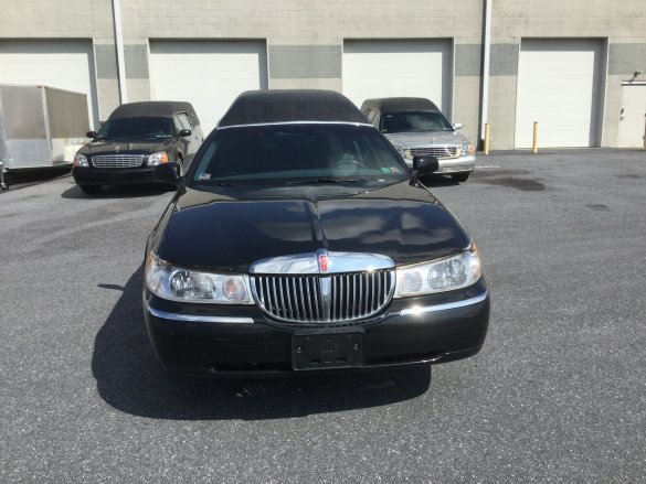 2000 Lincoln Hearse Funeral for Sale in Harrisburg, PA - Photo 2