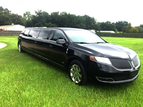2013 Lincoln MKT Limousine for Sale in Layfayette, LA - Main Photo