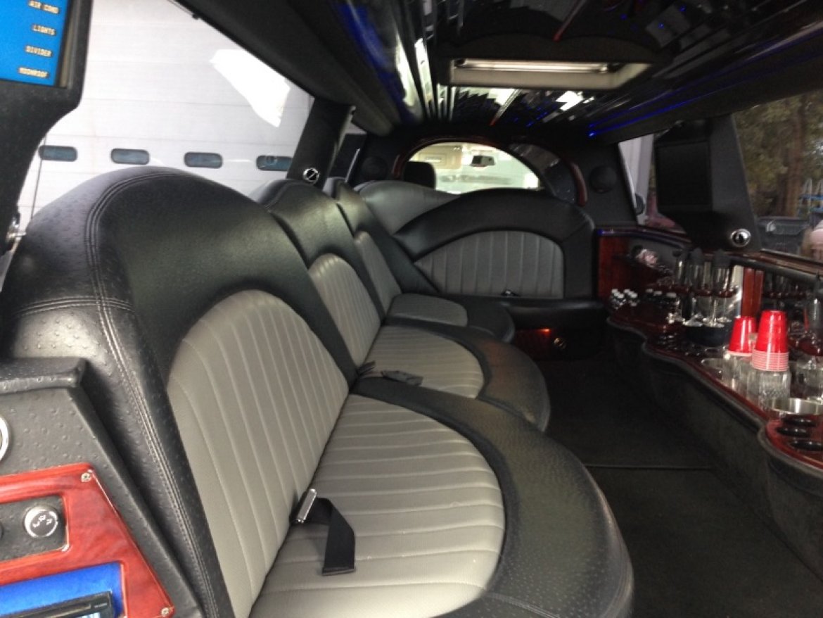 Limousine for Sale in Frankfort, IL - Photo 6