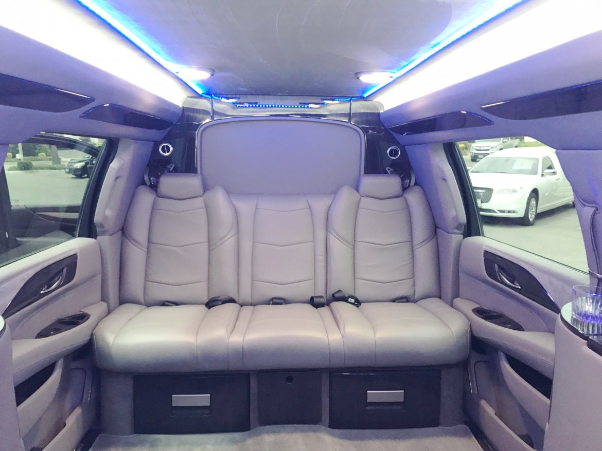 CEO SUV Mobile Office for Sale in Oaklyn, NJ - Photo 6