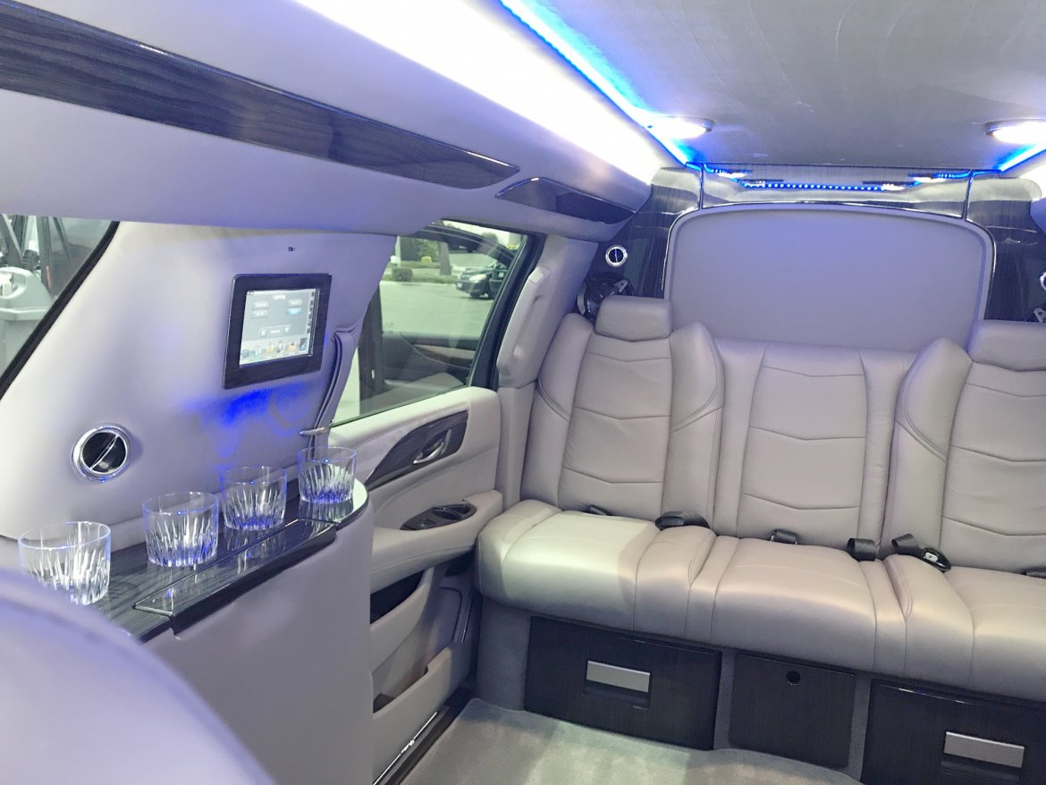 CEO SUV Mobile Office for Sale in Oaklyn, NJ - Photo 8