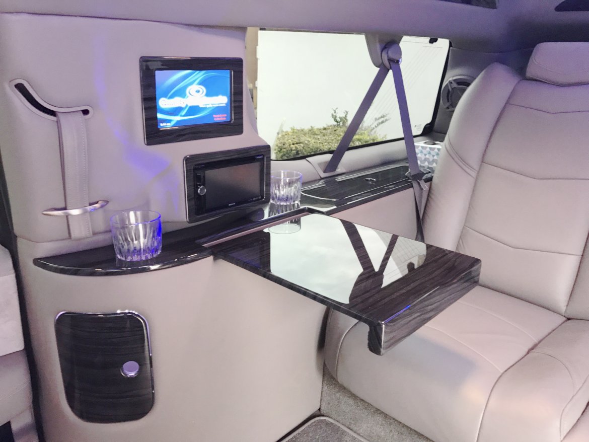 CEO SUV Mobile Office for Sale in Oaklyn, NJ - Photo 11