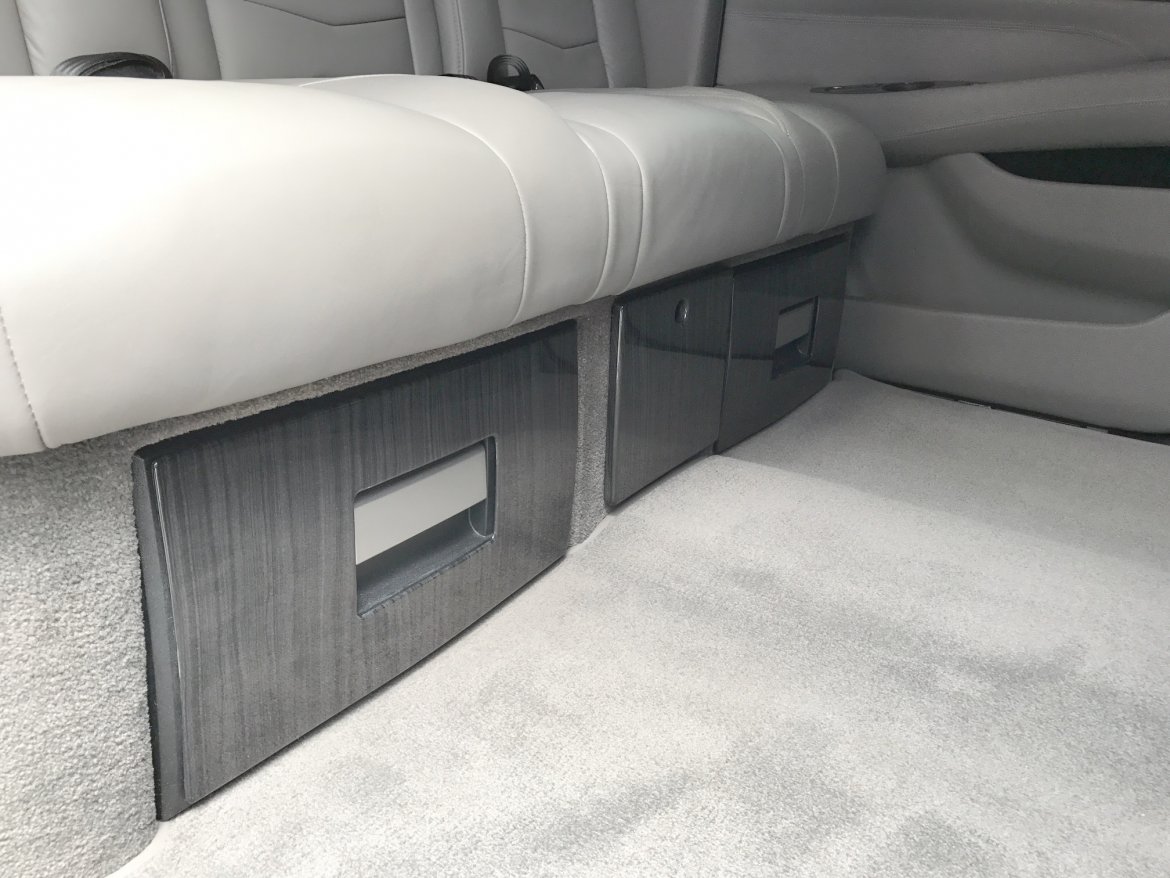 CEO SUV Mobile Office for Sale in Oaklyn, NJ - Photo 12