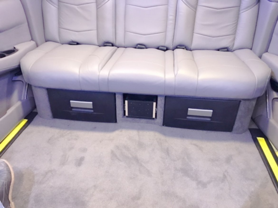 CEO SUV Mobile Office for Sale in Oaklyn, NJ - Photo 14