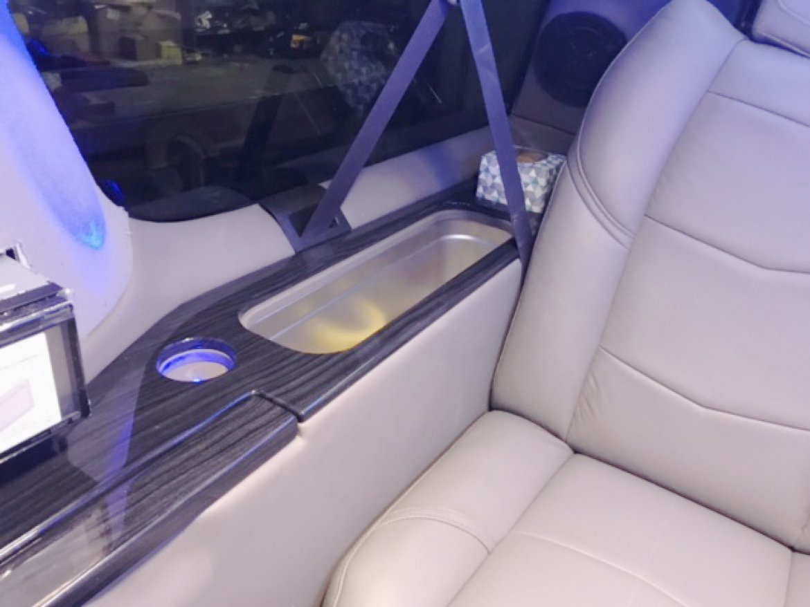 CEO SUV Mobile Office for Sale in Oaklyn, NJ - Photo 16